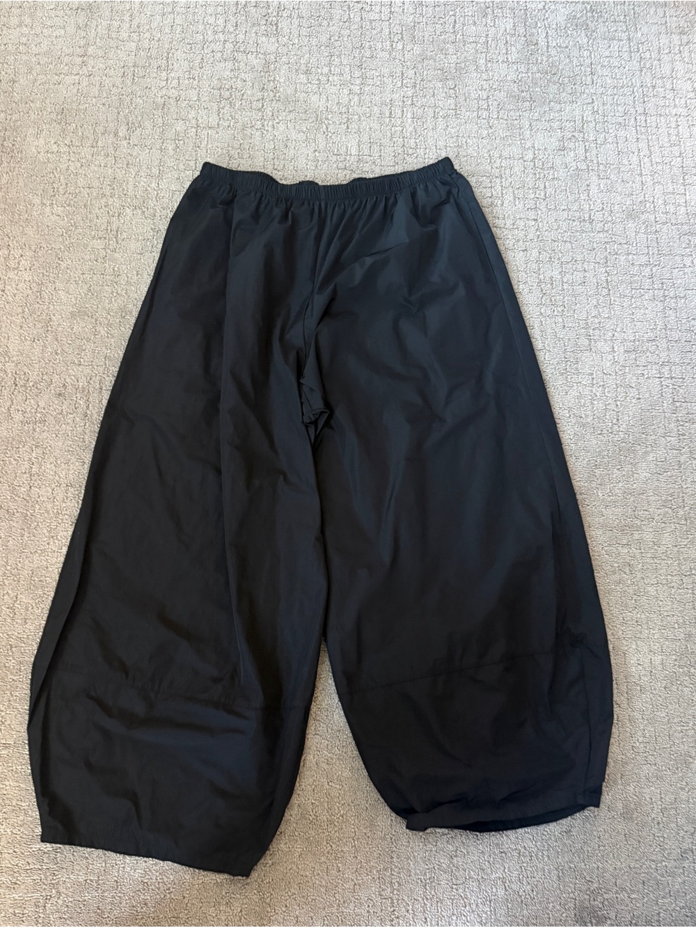 bryn Walker Black Wide-Leg Elastic Waist Joggers